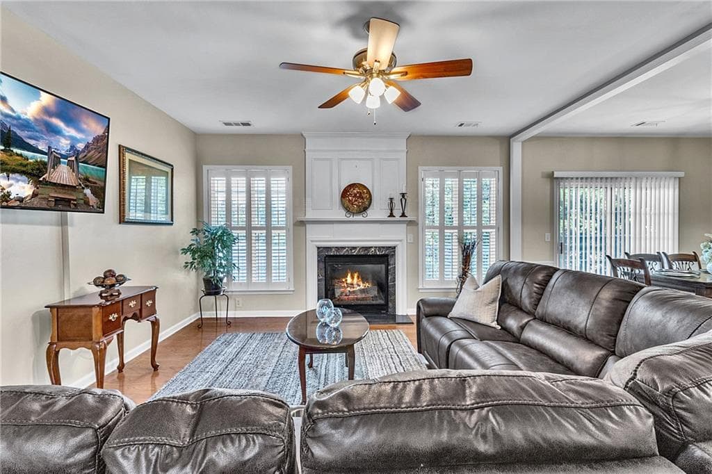 3 bedroom, 3 bathroom, 1,936 sq ft townhouse under contract at 5711 Evadale Trace 7, Mableton, GA 30126 — photo 8
