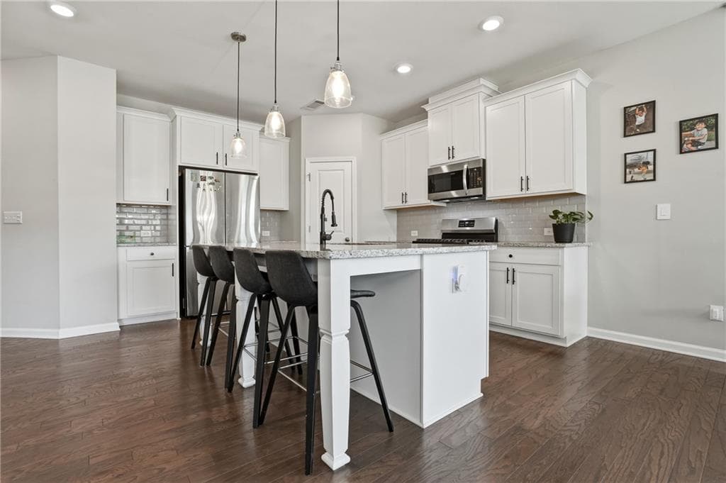 3 bedroom, 3 bathroom, 2,065 sq ft townhouse under contract at 504 Elm Bluff Way, Lawrenceville, GA 30043 — photo 4