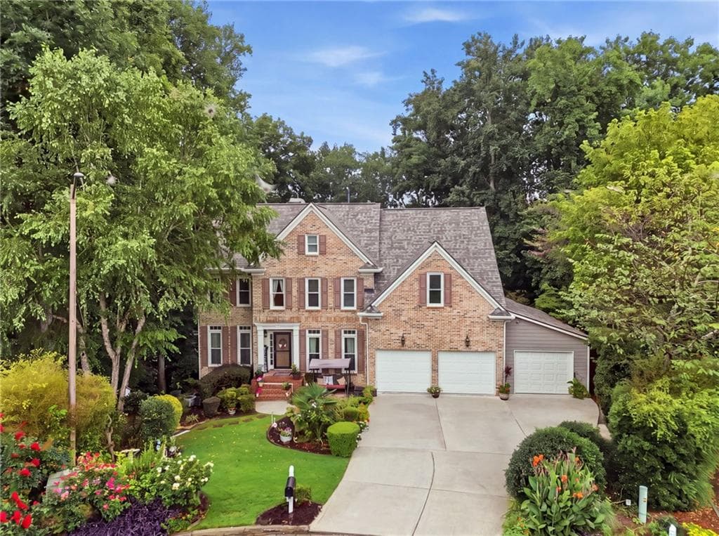6 bedroom, 4 bathroom, 4,172 sq ft single family residence for sale at 214 Glenbrook Lane, Canton, GA 30115 — photo 2