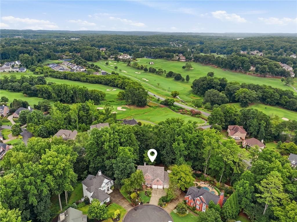 6 bedroom, 4 bathroom, 4,172 sq ft single family residence for sale at 214 Glenbrook Lane, Canton, GA 30115 — photo 4