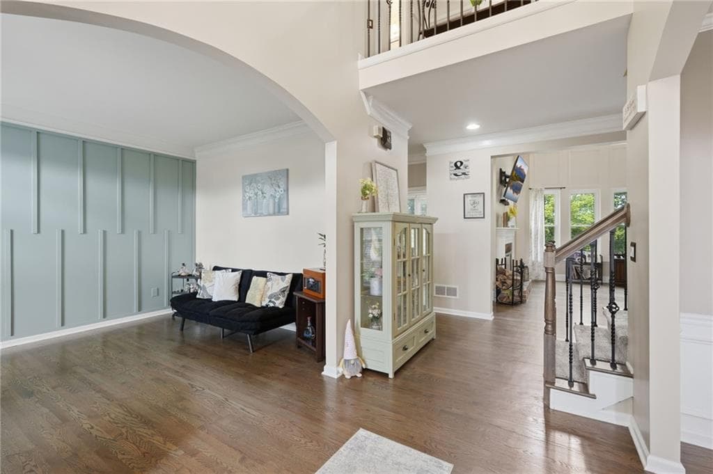 6 bedroom, 4 bathroom, 4,172 sq ft single family residence for sale at 214 Glenbrook Lane, Canton, GA 30115 — photo 6