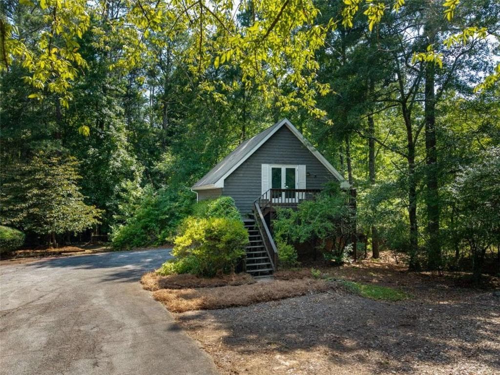 3 bedroom, 3 bathroom, 4,029 sq ft single family residence for sale at 3189 Spring Lake Dr NE, Conyers, GA 30013 — photo 4