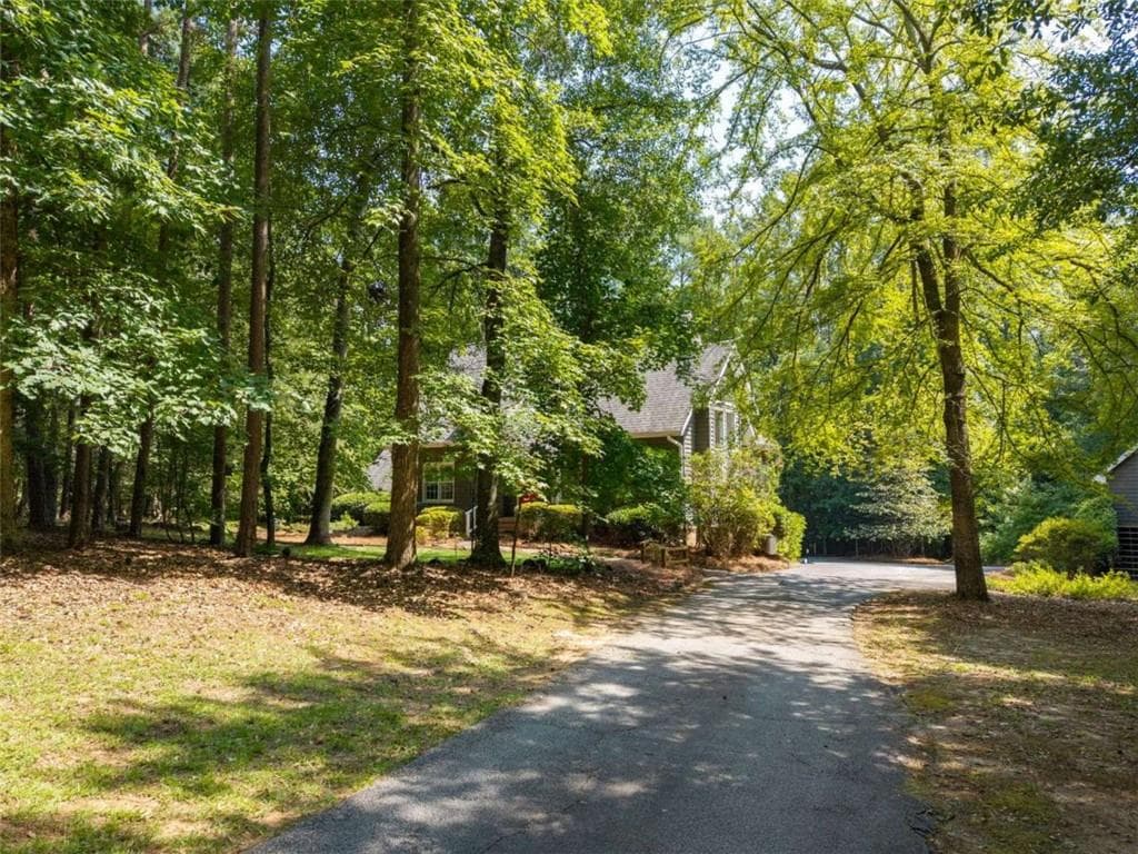 3 bedroom, 3 bathroom, 4,029 sq ft single family residence for sale at 3189 Spring Lake Dr NE, Conyers, GA 30013 — photo 7