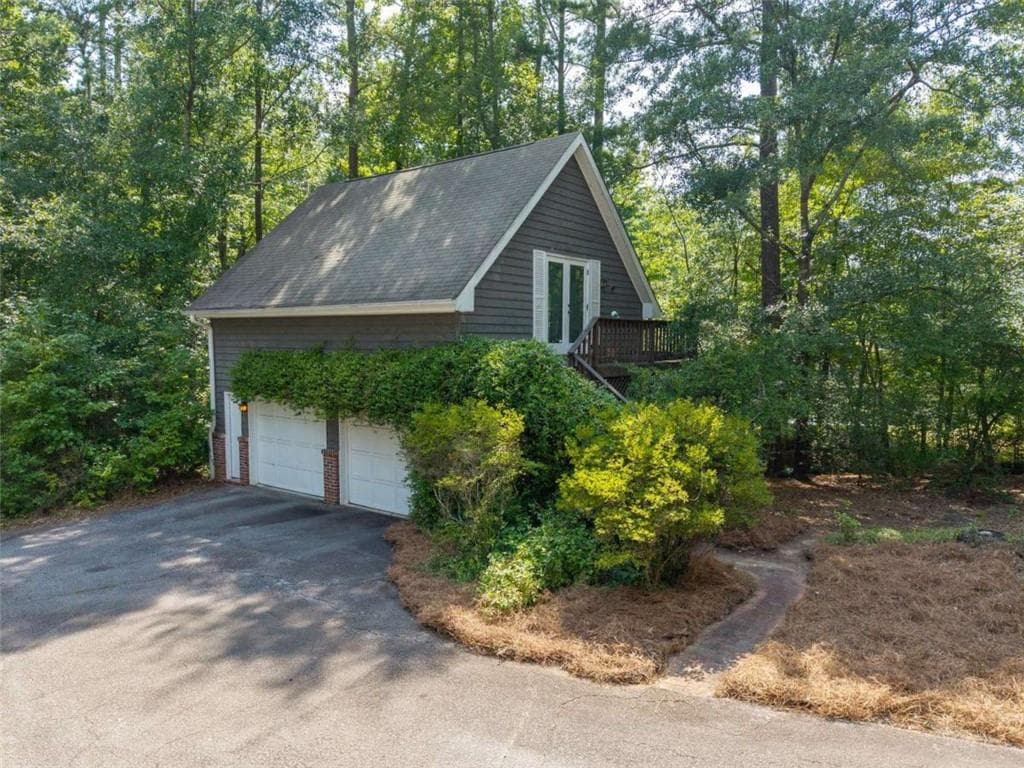 3 bedroom, 3 bathroom, 4,029 sq ft single family residence for sale at 3189 Spring Lake Dr NE, Conyers, GA 30013 — photo 8