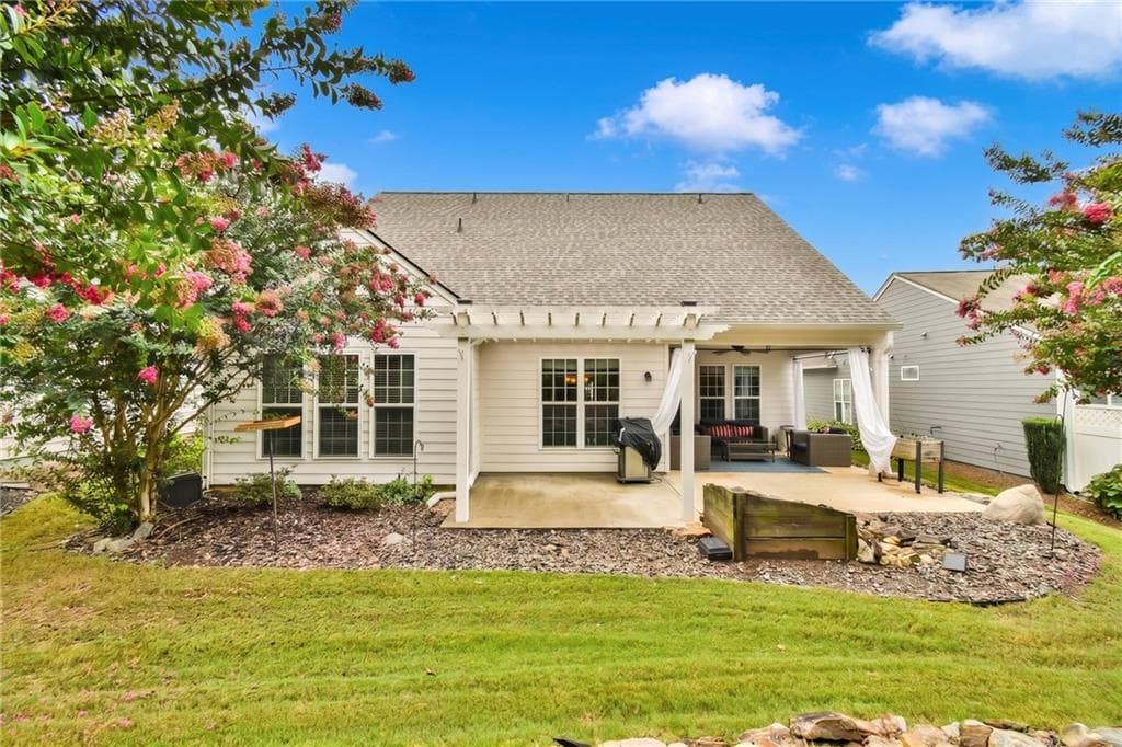 3 bedroom, 3 bathroom, 2,661 sq ft single family residence for sale at 6652 Fawn Meadow Lane, Hoschton, GA 30548 — photo 4
