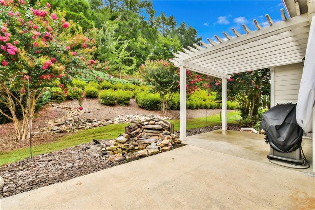 3 bedroom, 3 bathroom, 2,661 sq ft single family residence for sale at 6652 Fawn Meadow Lane, Hoschton, GA 30548 — photo 6