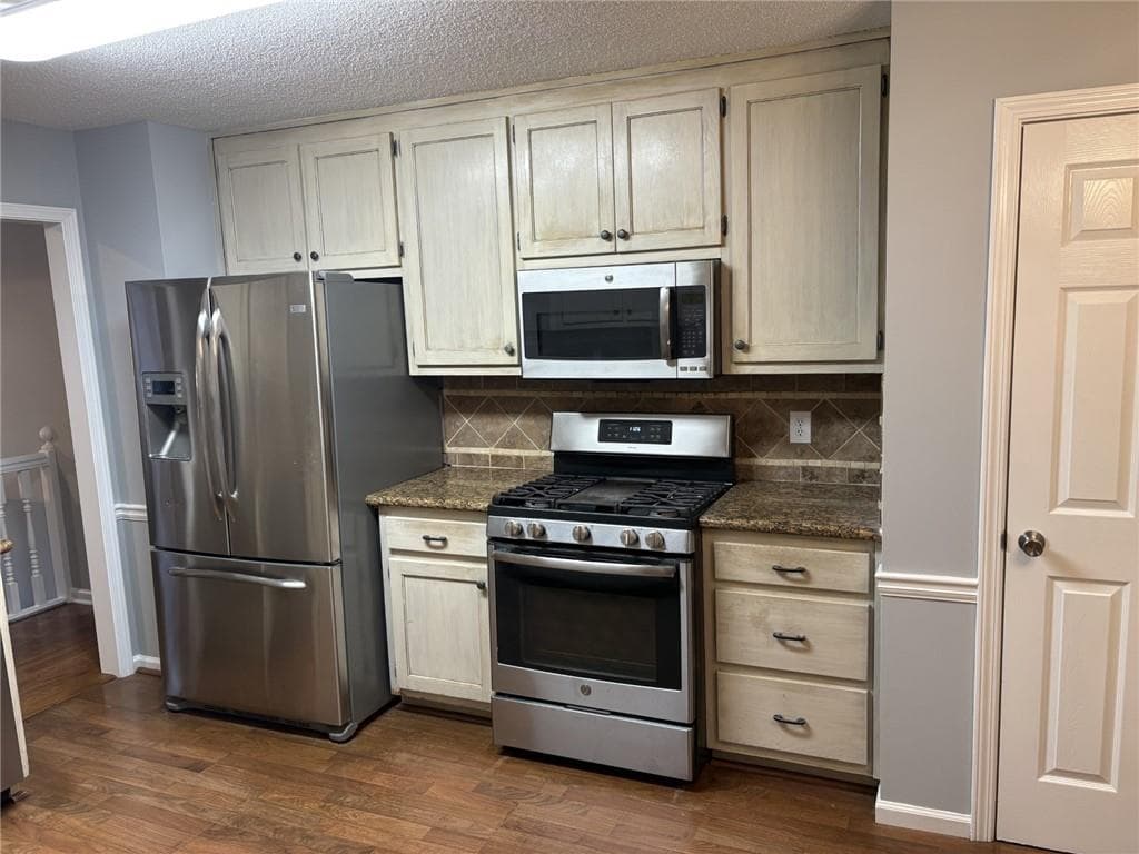 4 bedroom, 3 bathroom, 2,360 sq ft single family residence for rent at 5045 Bayberry Court, Cumming, GA 30040 for $2,800 a month — photo 10