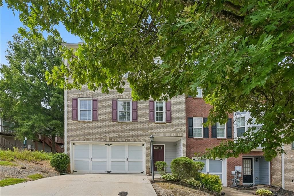 3 bedroom, 3 bathroom, 1,881 sq ft townhouse sold at 203 Valley Crossing, Canton, GA 30114