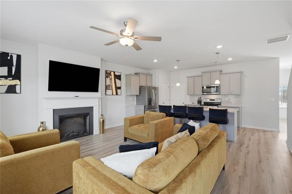 3 bedroom, 3 bathroom, 1,568 sq ft townhouse for sale at 2150 Dougherty Place, Hampton, GA 30228 — photo 6