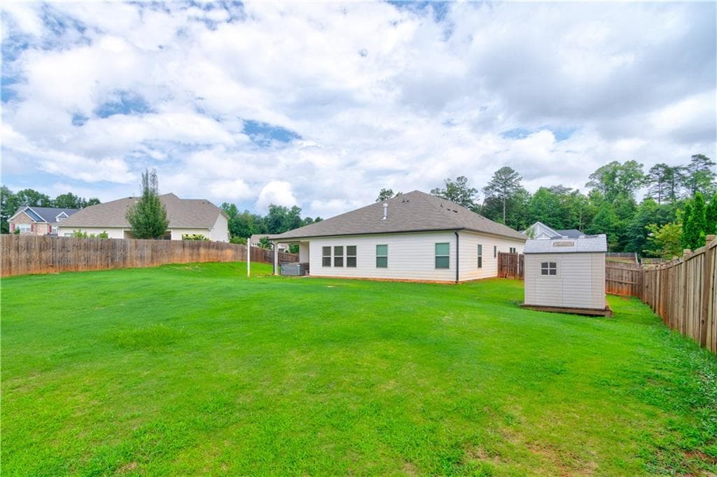 3 bedroom, 3 bathroom, 2,783 sq ft single family residence for sale at 6545 Trailway Trace, Cumming, GA 30041 — photo 5