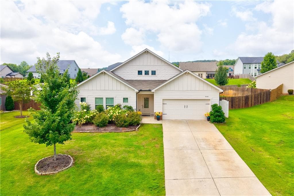 3 bedroom, 3 bathroom, 2,783 sq ft single family residence for sale at 6545 Trailway Trace, Cumming, GA 30041 — photo 2