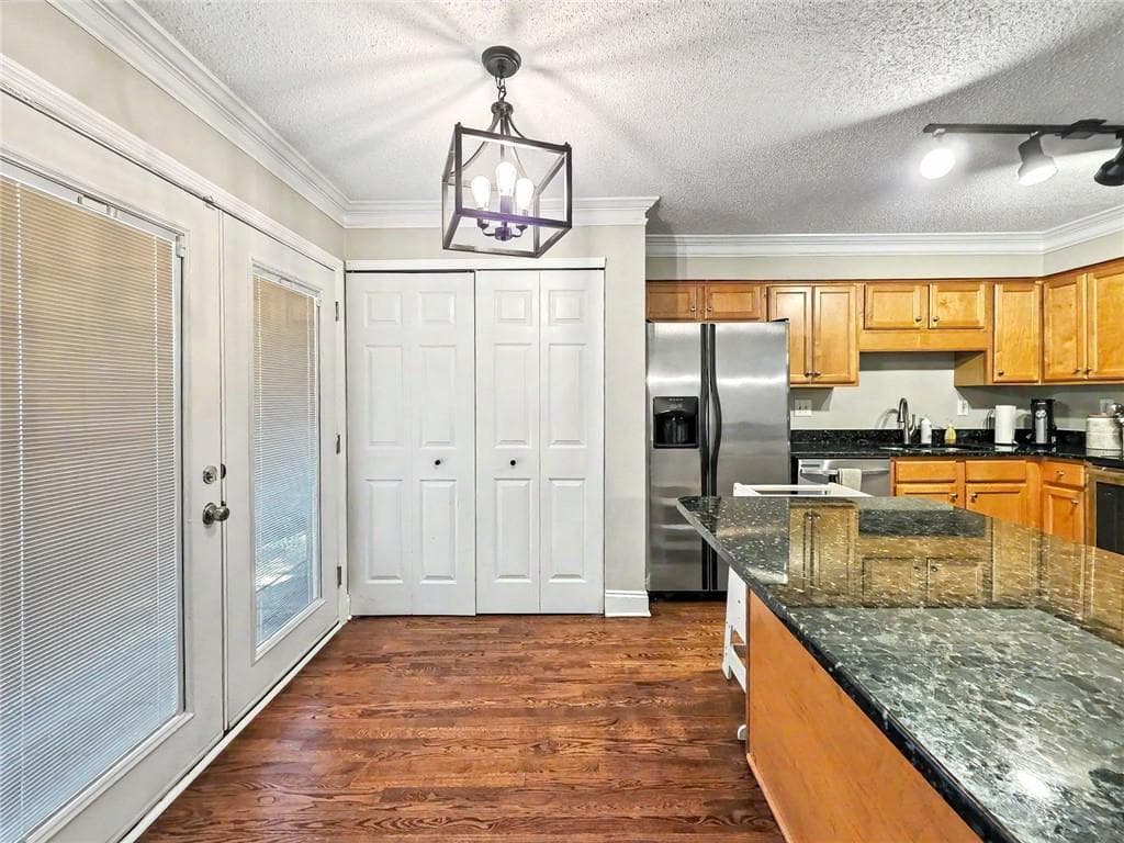3 bedroom, 3 bathroom, 1,536 sq ft townhouse for sale at 184 Peachtree Hollow Court, Atlanta, GA 30328 — photo 8