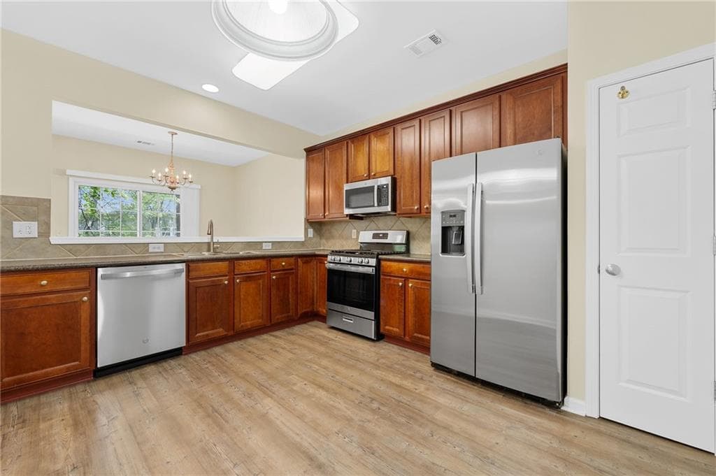 3 bedroom, 3 bathroom, 1,768 sq ft townhouse for rent at 1999 Hailston Lane, Duluth, GA 30097 for $2,400 a month — photo 9