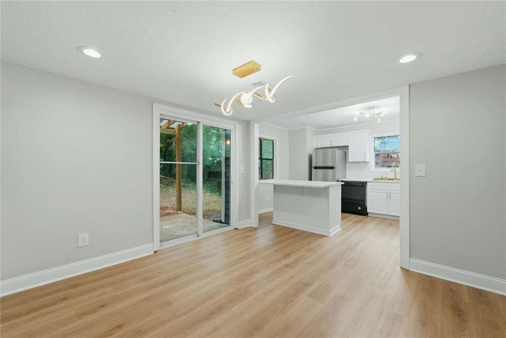 4 bedroom, 3 bathroom, 1,618 sq ft single family residence for sale at 917 Lake Watch Drive, Stone Mountain, GA 30088 — photo 8