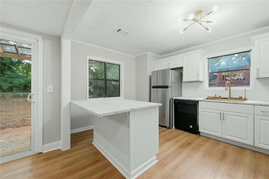 4 bedroom, 3 bathroom, 1,618 sq ft single family residence for sale at 917 Lake Watch Drive, Stone Mountain, GA 30088 — photo 10