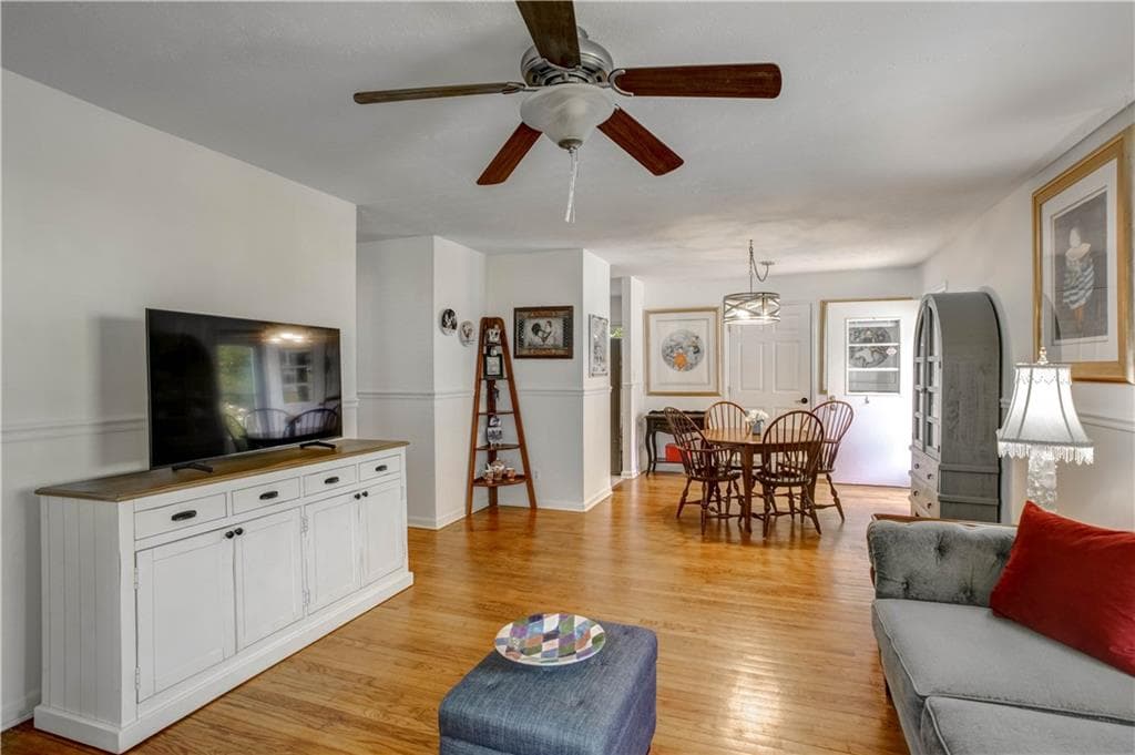 3 bedroom, 2 bathroom, 1,131 sq ft single family residence for sale at 48 Trina Avenue, Kennesaw, GA 30144 — photo 8