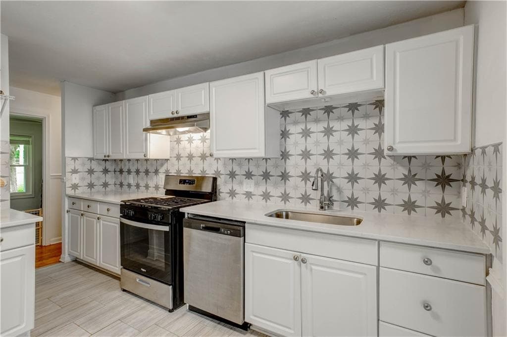 3 bedroom, 2 bathroom, 1,131 sq ft single family residence for sale at 48 Trina Avenue, Kennesaw, GA 30144 — photo 2