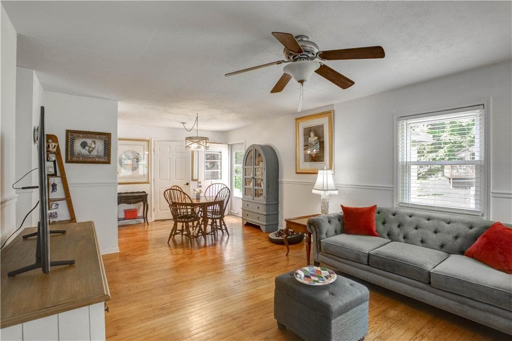 3 bedroom, 2 bathroom, 1,131 sq ft single family residence for sale at 48 Trina Avenue, Kennesaw, GA 30144 — photo 3