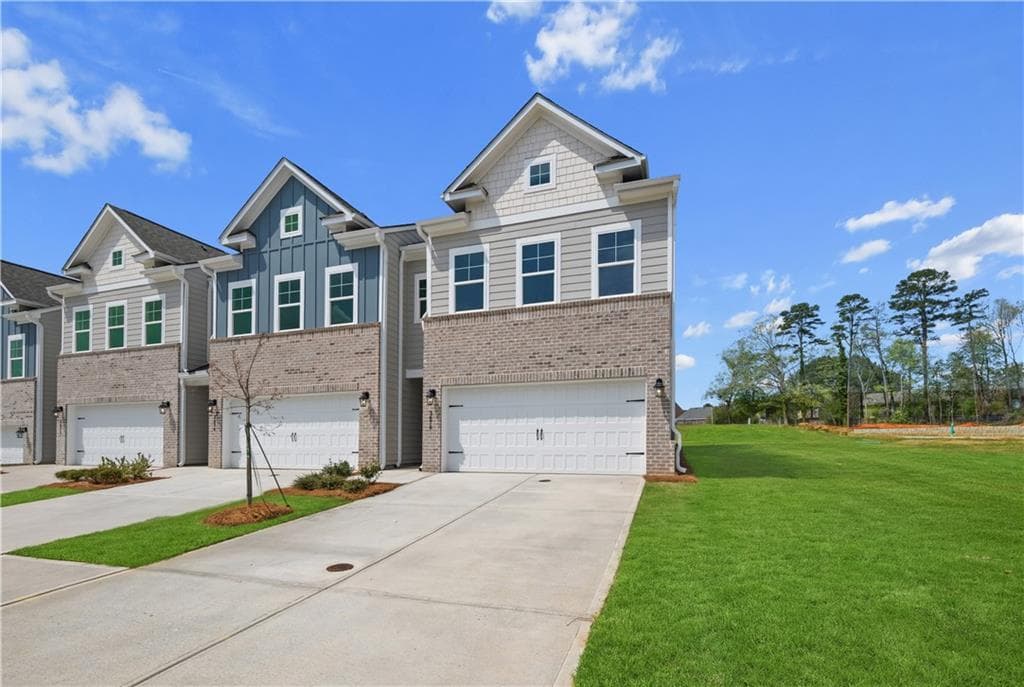 3 bedroom, 3 bathroom, 1,849 sq ft townhouse for sale at 3665 Donovan Circle, Loganville, GA 30052 — photo 2