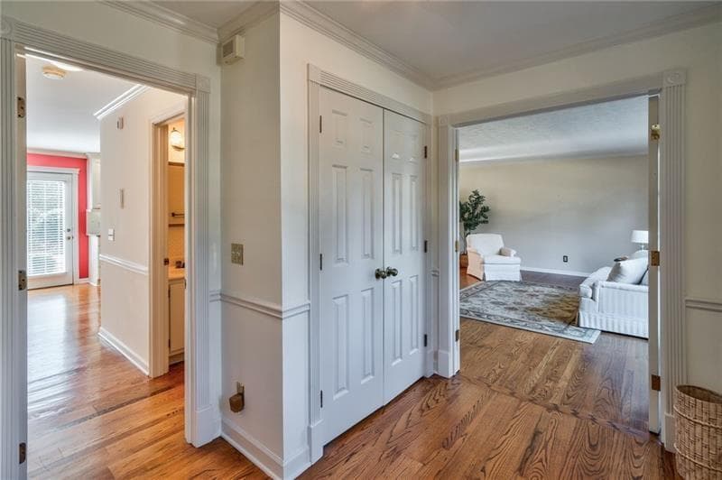 3 bedroom, 3 bathroom, 2,276 sq ft single family residence for rent at 4010 Mansion Drive, Marietta, GA 30062 for $2,850 a month — photo 3