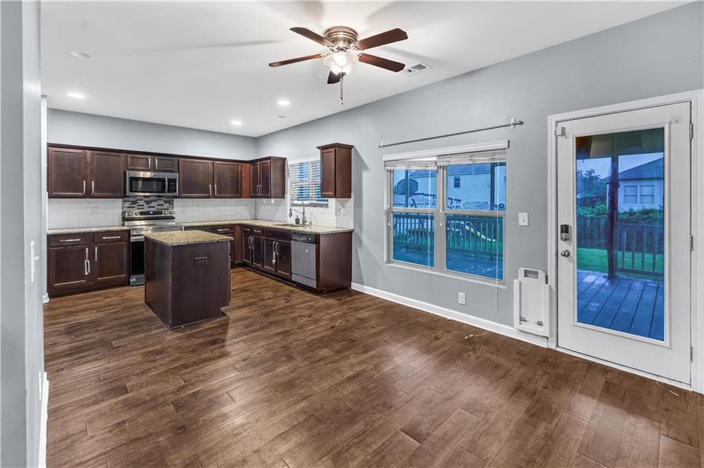 4 bedroom, 3 bathroom, 2,550 sq ft single family residence for sale at 8438 Hillspire Drive, Douglasville, GA 30134 — photo 10