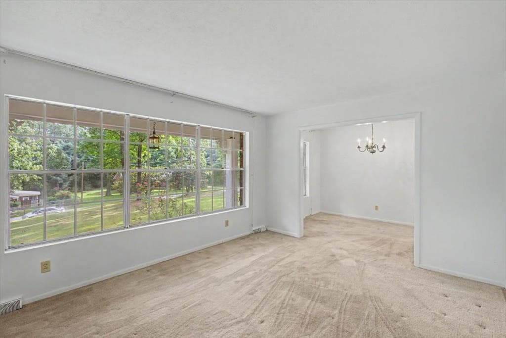 4 bedroom, 3 bathroom, 2,639 sq ft single family residence for sale at 18 Albion Drive, Rome, GA 30165 — photo 6