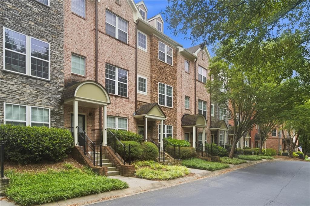1 bedroom, 2 bathroom, 1,237 sq ft townhouse for rent at 1231 Ashford Creek Park, Brookhaven, GA 30319 for $2,695 a month — photo 2