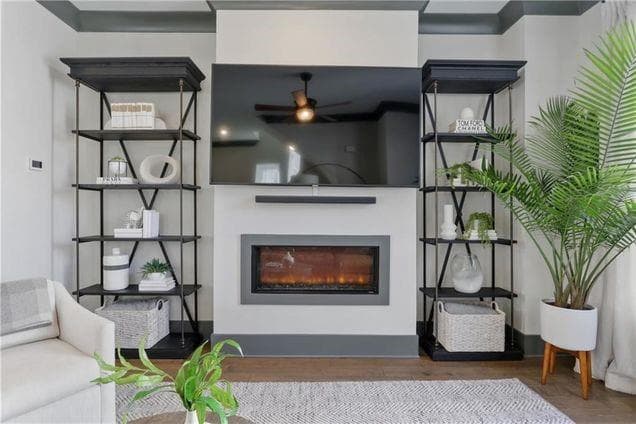 3 bedroom, 4 bathroom, 2,440 sq ft single family residence for sale at 504 Broadview Lane, Atlanta, GA 30324 — photo 5
