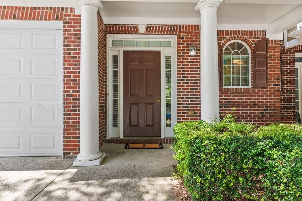 3 bedroom, 3 bathroom, 1,668 sq ft townhouse under contract at 2749 Pierce Brennen Court, Lawrenceville, GA 30043 — photo 2