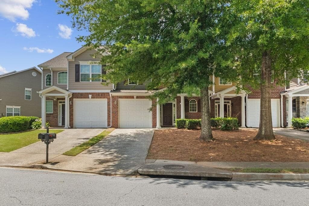 3 bedroom, 3 bathroom, 1,668 sq ft townhouse under contract at 2749 Pierce Brennen Court, Lawrenceville, GA 30043 — photo 3