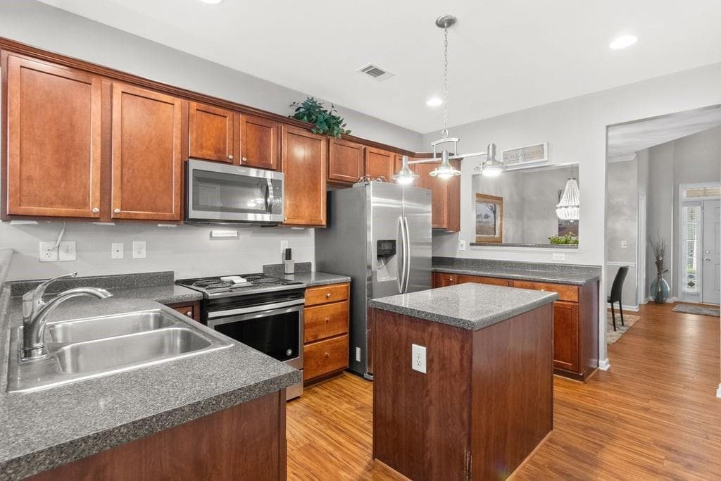 3 bedroom, 3 bathroom, 1,668 sq ft townhouse under contract at 2749 Pierce Brennen Court, Lawrenceville, GA 30043 — photo 10