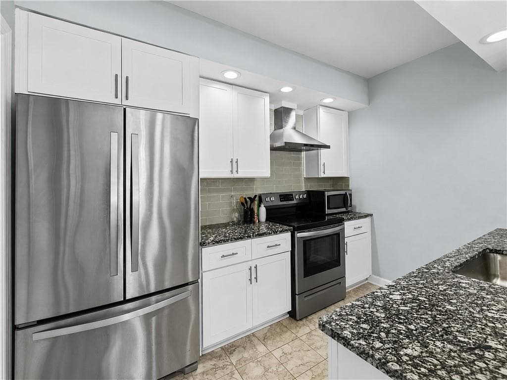 2 bedroom, 2 bathroom, 1,476 sq ft condominium for rent at 2161 Peachtree Road, Atlanta, GA 30309 for $2,500 a month — photo 6