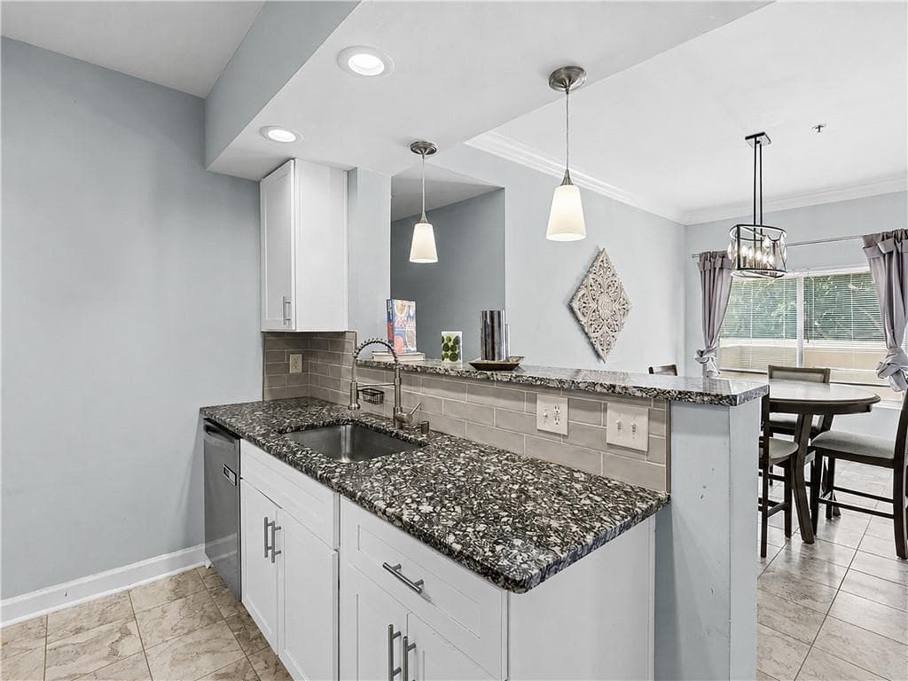 2 bedroom, 2 bathroom, 1,476 sq ft condominium for rent at 2161 Peachtree Road, Atlanta, GA 30309 for $2,500 a month — photo 8
