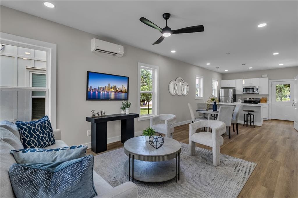 2 bedroom, 2 bathroom, 1,100 sq ft townhouse for sale at 721 Fayetteville Road 609, Atlanta, GA 30316 — photo 1 of 33
