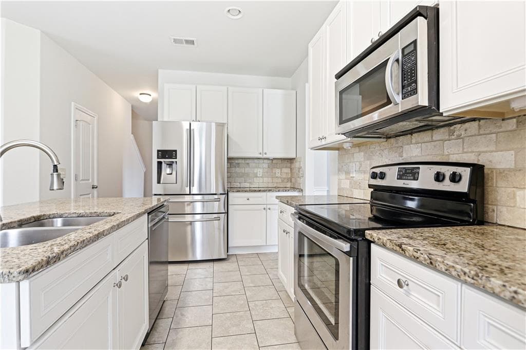 4 bedroom, 2 bathroom, 2,327 sq ft single family residence for sale at 77 Hamil Court, Cartersville, GA 30120 — photo 2