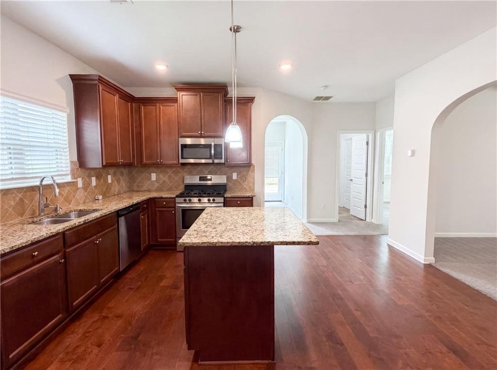 5 bedroom, 3 bathroom, 2,750 sq ft single family residence under contract at 2769 Trebek Court, Mcdonough, GA 30253 — photo 9