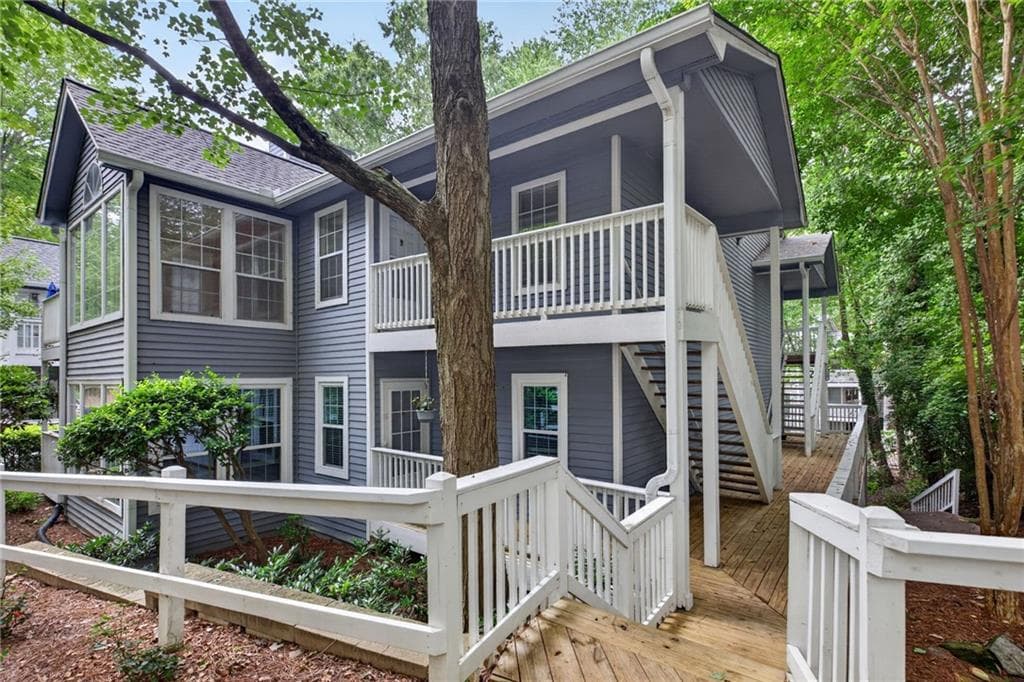 1010 Gettysburg Place, Sandy Springs, GA 30350 — most recent listing photo