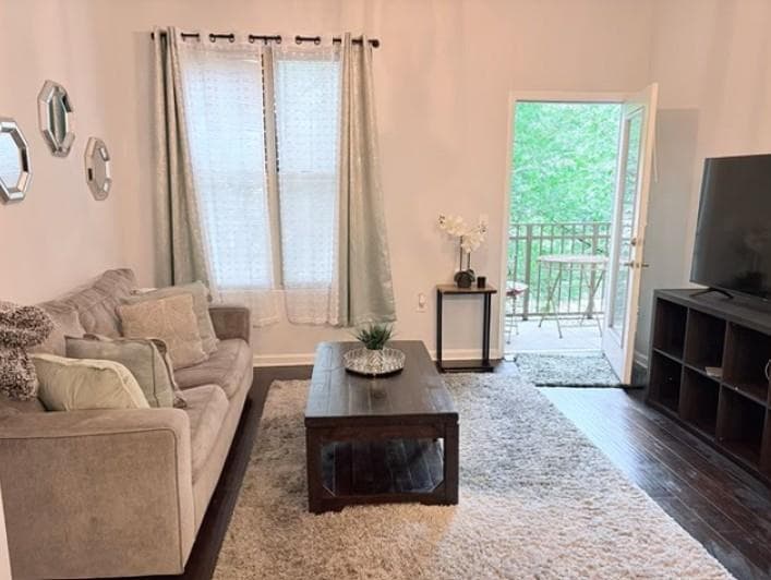 2 bedroom, 2 bathroom, 1,082 sq ft condominium for sale at 870 Mayson Turner Road 1224, Atlanta, GA 30344 — photo 6