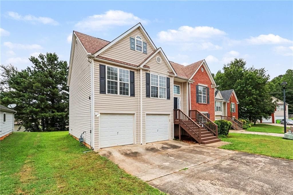 3 bedroom, 3 bathroom, 1,621 sq ft single family residence under contract at 2836 Amerson Trail, Ellenwood, GA 30294 — photo 2