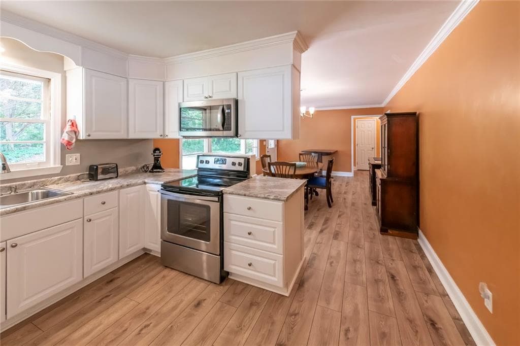 3 bedroom, 2 bathroom, 1,724 sq ft single family residence for sale at 211 Bennett Circle, Carrollton, GA 30117 — photo 8