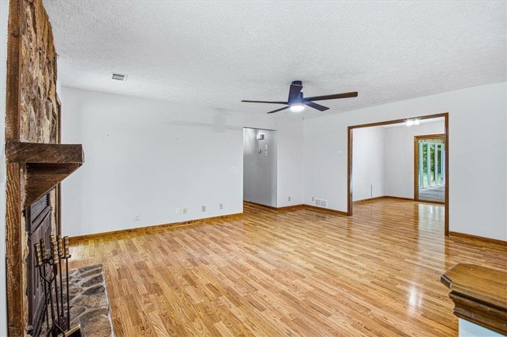 3 bedroom, 2 bathroom, 2,541 sq ft single family residence under contract at 1351 Minix Road, Sharpsburg, GA 30277 — photo 3