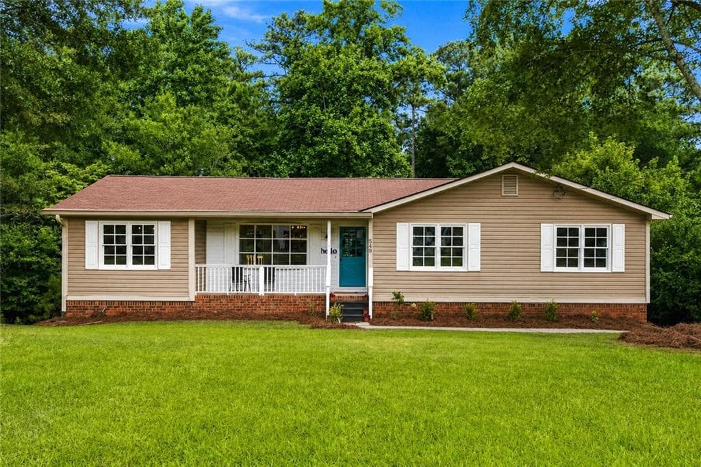 3 bedroom, 2 bathroom, 1,562 sq ft single family residence for sale at 549 Rivercrest Drive, Woodstock, GA 30188 — photo 2