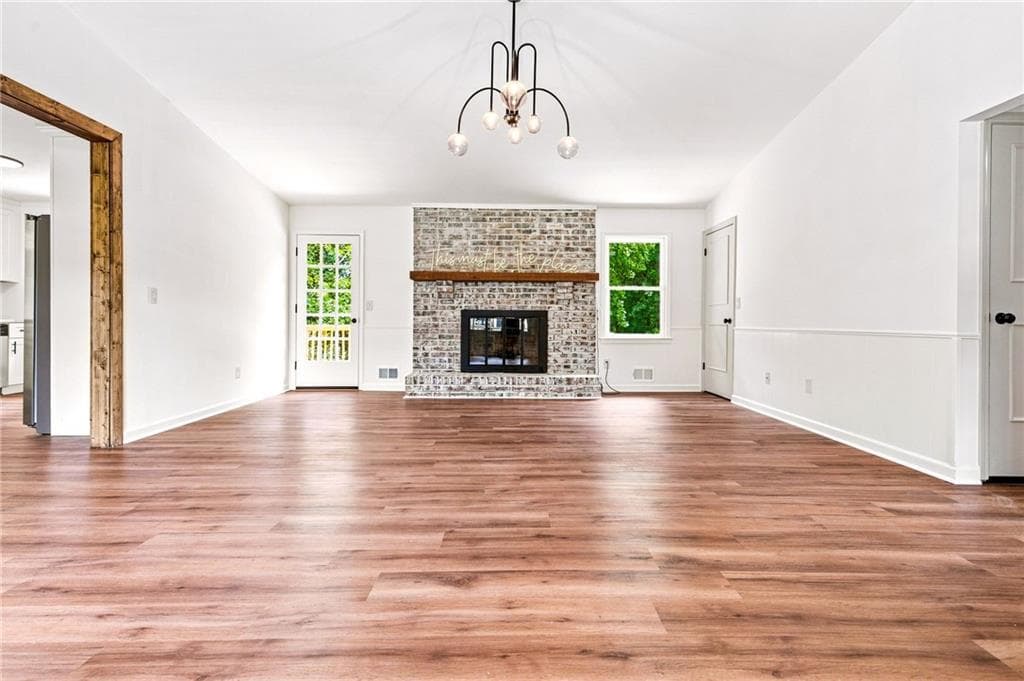 3 bedroom, 2 bathroom, 1,562 sq ft single family residence for sale at 549 Rivercrest Drive, Woodstock, GA 30188 — photo 4