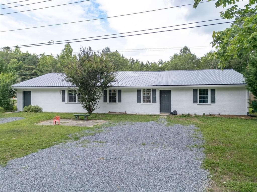 5 bedroom, 3 bathroom, 2,505 sq ft single family residence for sale at 4494 Old Summerville Road, Armuchee, GA 30105 — photo 4