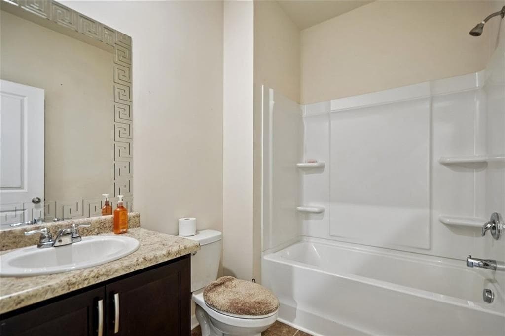 5 bedroom, 4 bathroom, 2,466 sq ft single family residence for sale at 2045 Theberton Trail, Locust Grove, GA 30248 — photo 9