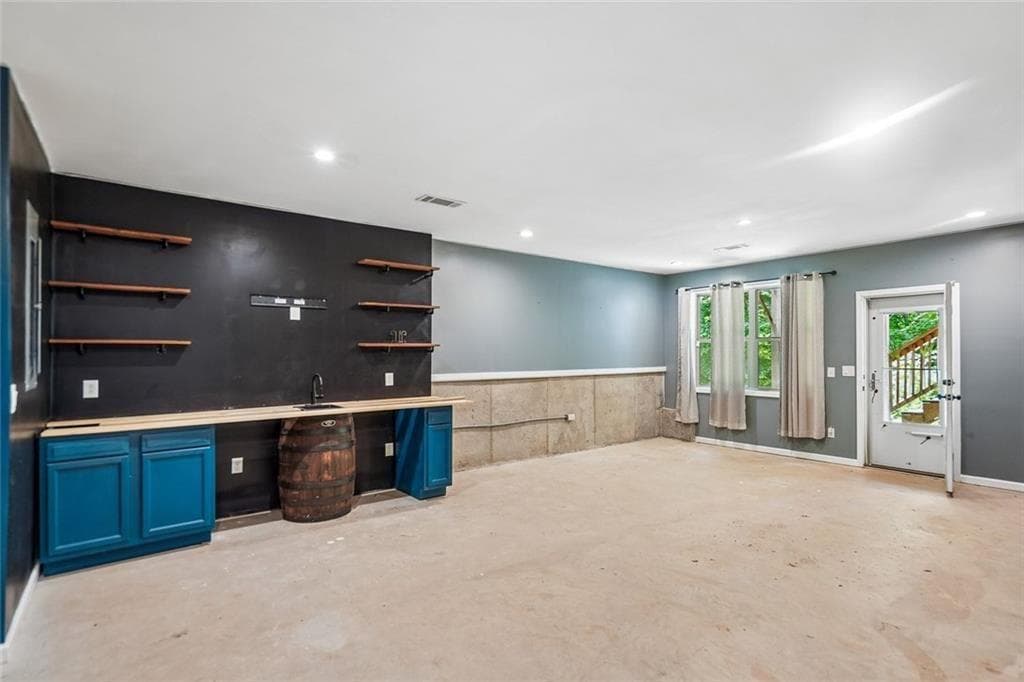 5 bedroom, 4 bathroom, 2,466 sq ft single family residence for sale at 2045 Theberton Trail, Locust Grove, GA 30248 — photo 4