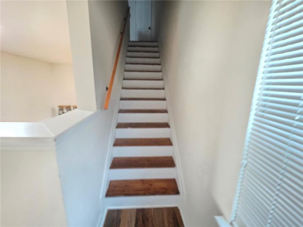 3 bedroom, 2 bathroom, 1,250 sq ft townhouse for sale at 1011 Estes Drive B2, Atlanta, GA 30310 — photo 6
