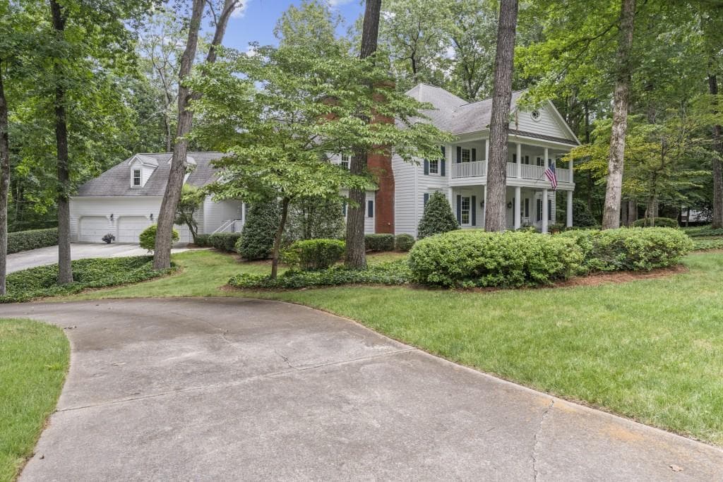 6 bedroom, 6 bathroom, 5,641 sq ft single family residence under contract at 4728 Talleybrook Drive, Kennesaw, GA 30152 — photo 3