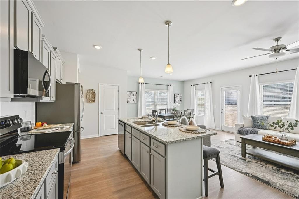 4 bedroom, 3 bathroom, 1,812 sq ft townhouse under contract at 1719 Hillview Lane, Lithonia, GA 30058 — photo 10