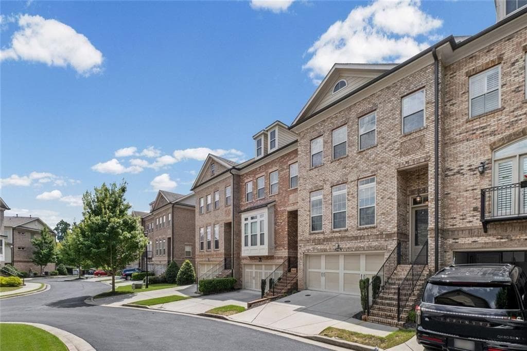 4 bedroom, 4 bathroom, 2,346 sq ft townhouse for sale at 1044 Township Square, Alpharetta, GA 30022 — photo 3